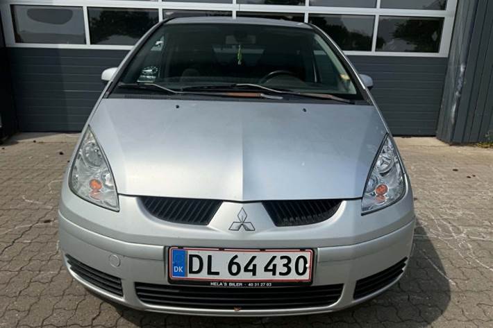 Sølv Mitsubishi Colt fra 2006