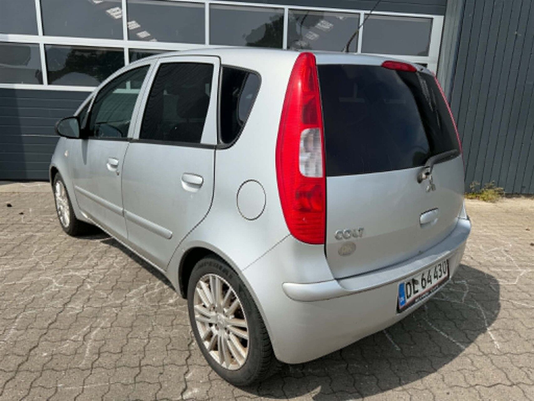Sølv Mitsubishi Colt fra 2006