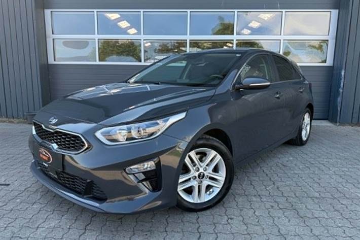 undefined Kia Ceed fra 2019 set udefra