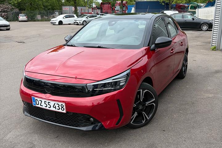 Rød Opel Corsa fra 2024