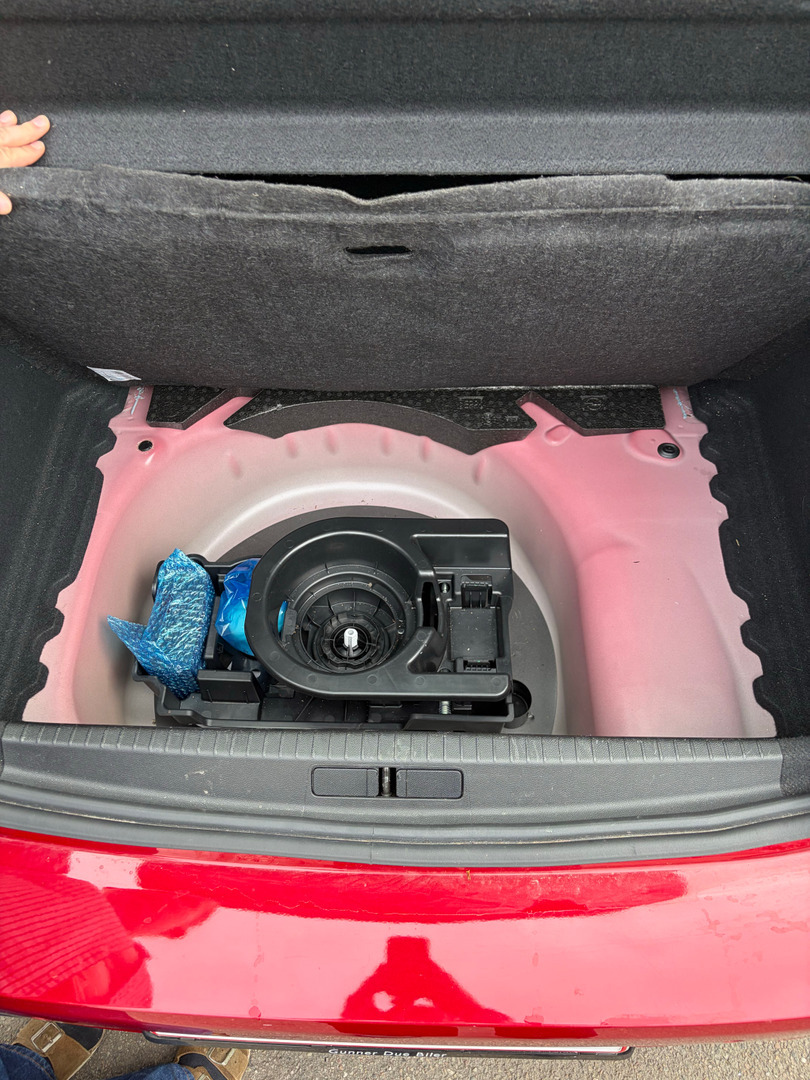 Rød Opel Corsa fra 2024