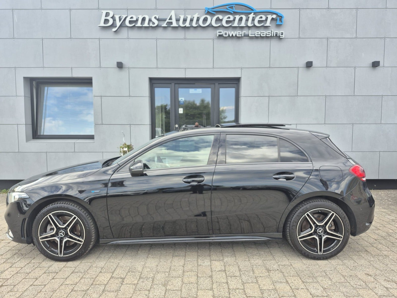 Sort Mercedes A250 e fra 2021