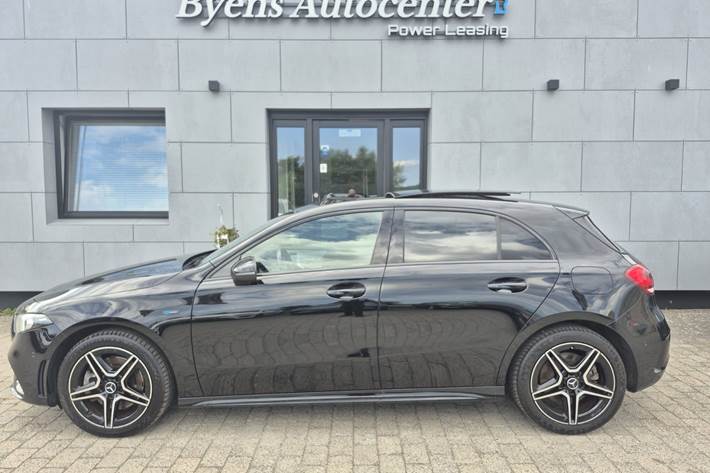 Sort Mercedes A250 e fra 2021