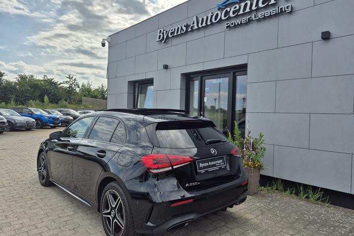 Sort Mercedes A250 e fra 2021