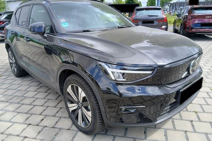 Sort Volvo XC40 fra 2023