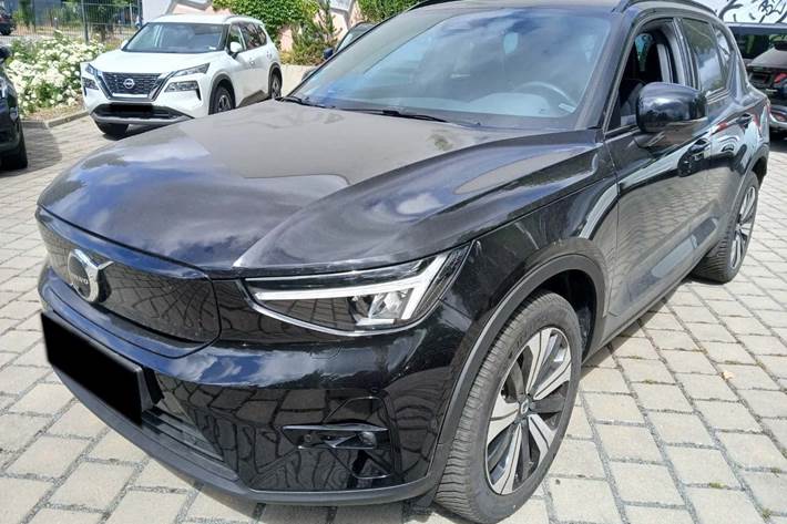 Sort Volvo XC40 fra 2023