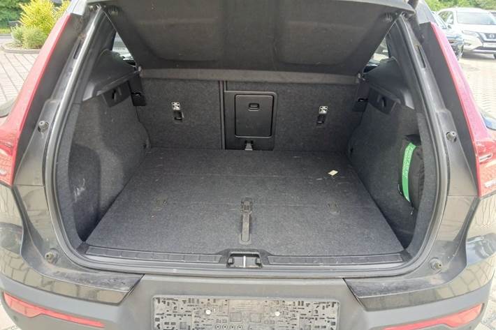Sort Volvo XC40 fra 2023