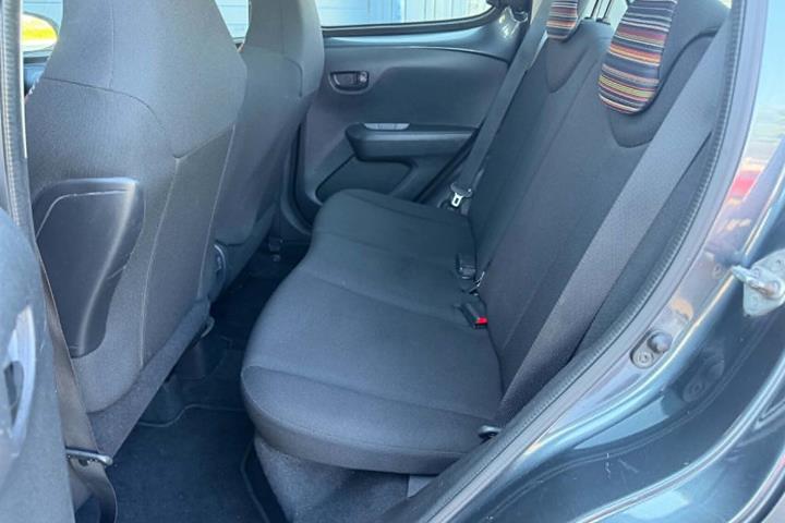 Grå Citroën C1 fra 2014