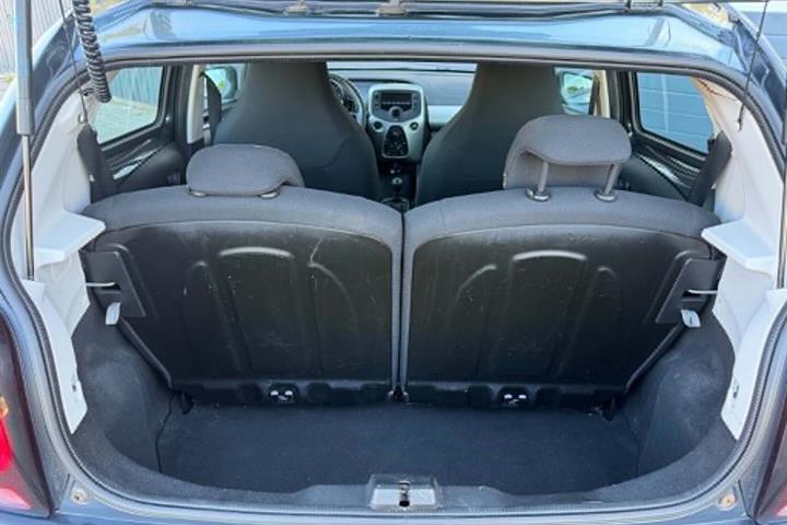 Grå Citroën C1 fra 2014