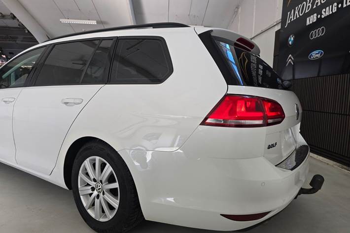 Hvid VW Golf VII fra 2015
