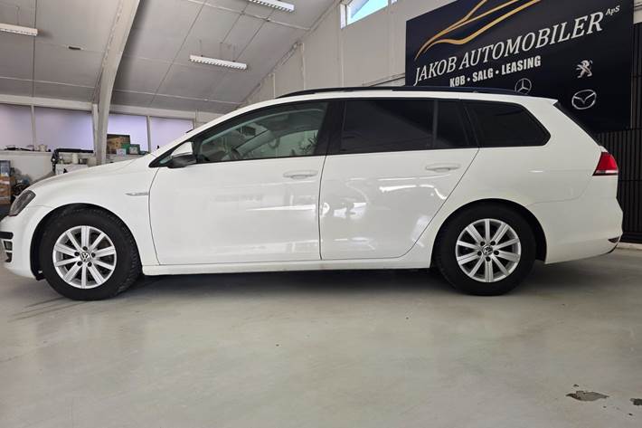 Hvid VW Golf VII fra 2015