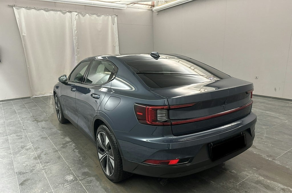Sort Polestar 2 fra 2024
