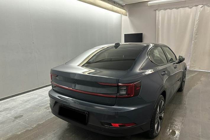Sort Polestar 2 fra 2024