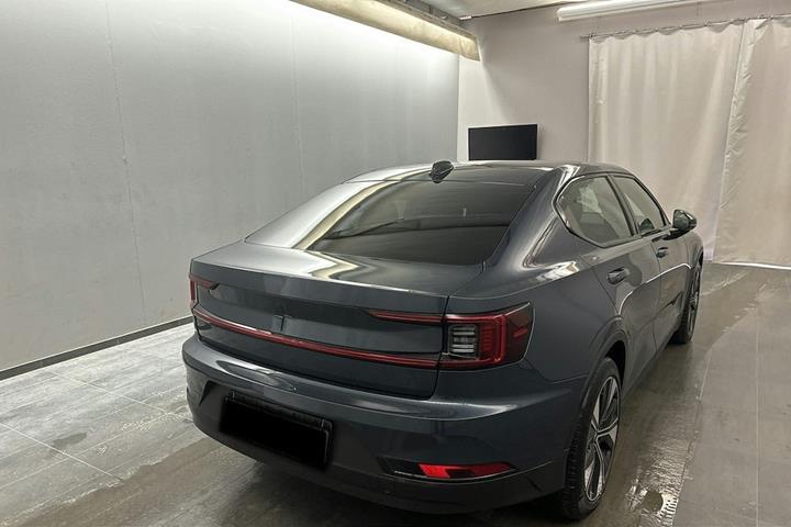 Sort Polestar 2 fra 2024