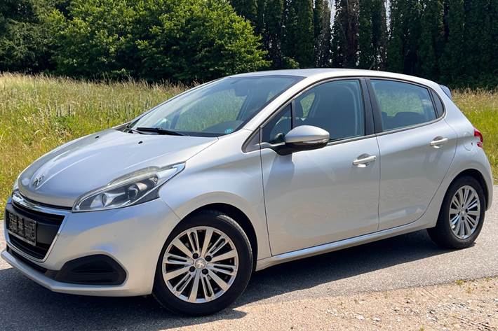 Sølv Peugeot 208 fra 2015
