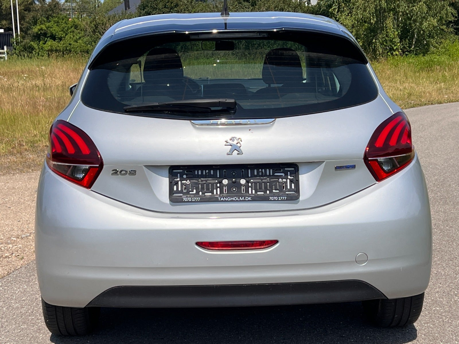Sølv Peugeot 208 fra 2015