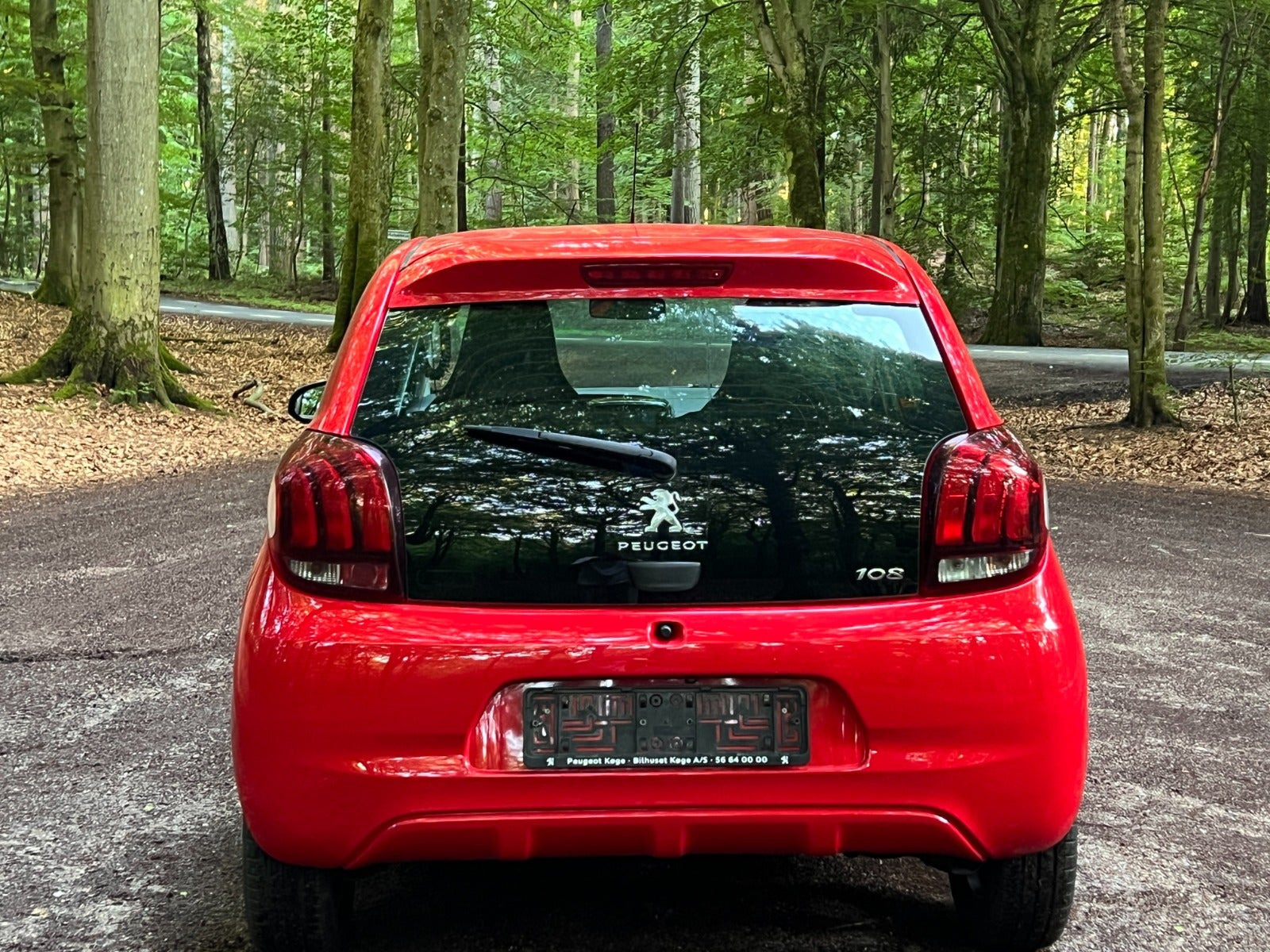 Rød Peugeot 108 fra 2020