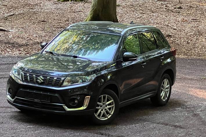Sort Suzuki Vitara fra 2018 set udefra