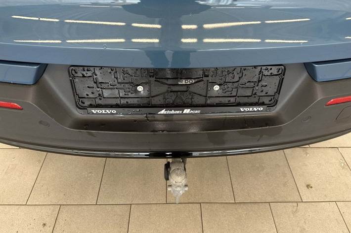 Blå Volvo XC40 fra 2023