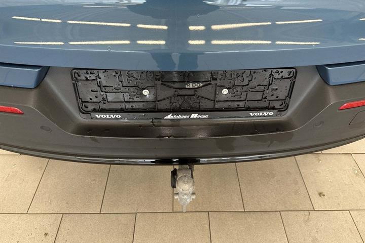 Blå Volvo XC40 fra 2023