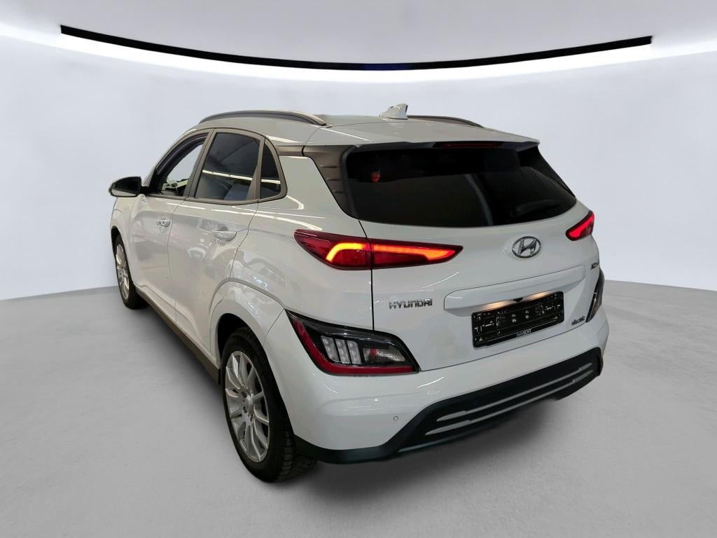 Hvid Hyundai Kona fra 2023