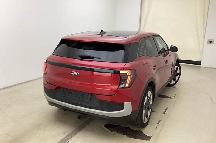 Rød Ford Explorer fra 2025