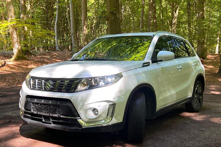 Hvid Suzuki Vitara fra 2020