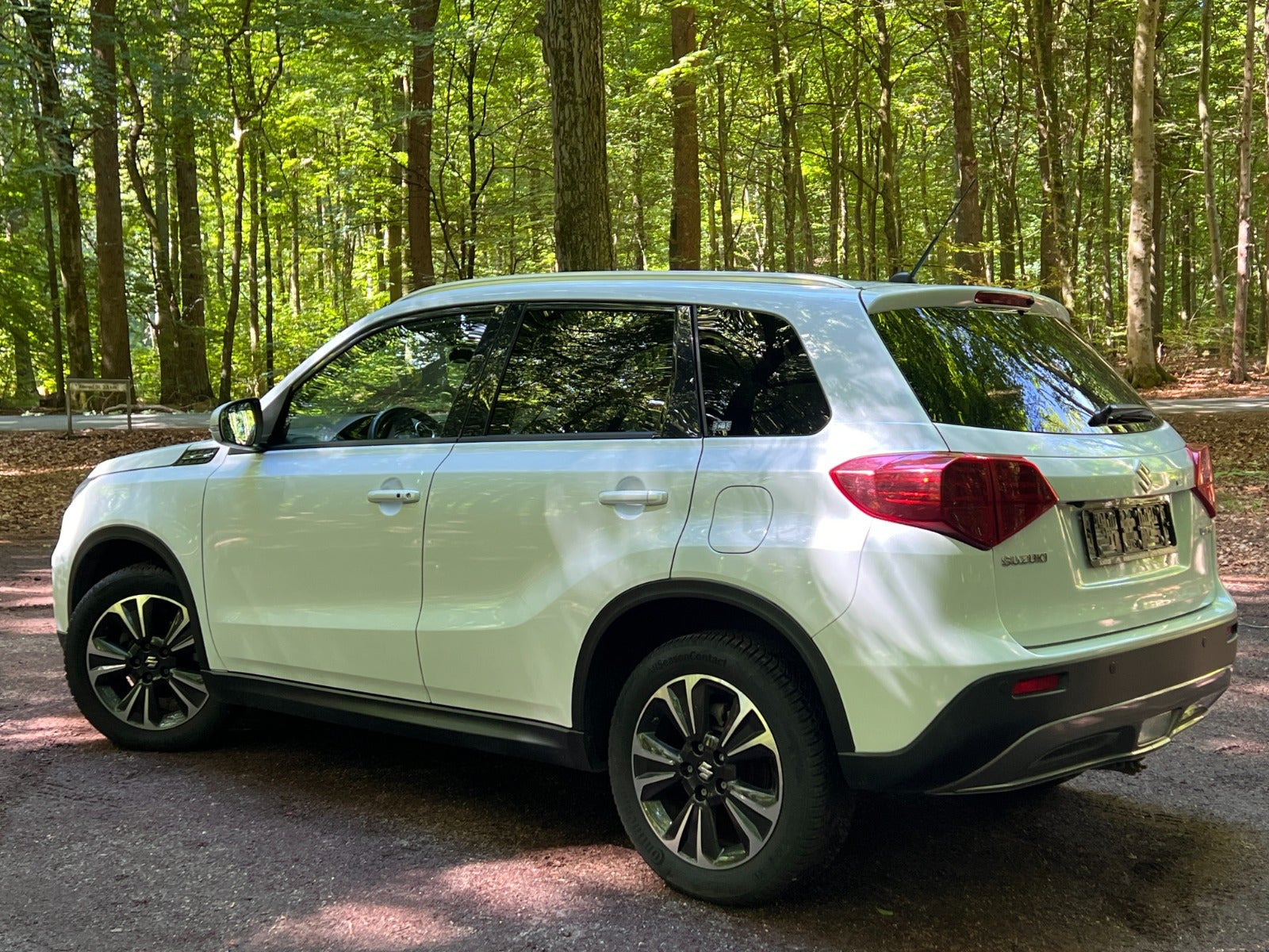 Hvid Suzuki Vitara fra 2020