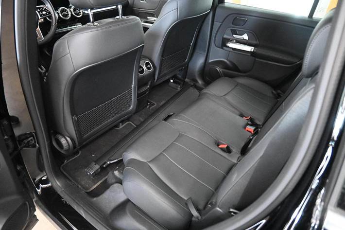 Sort Mercedes EQB250 fra 2023