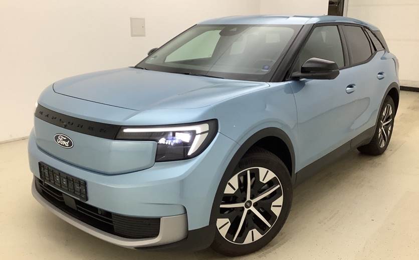 Ford Explorer 79 Select Extended Range