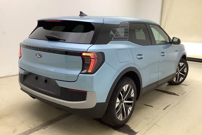 Blå Ford Explorer fra 2025