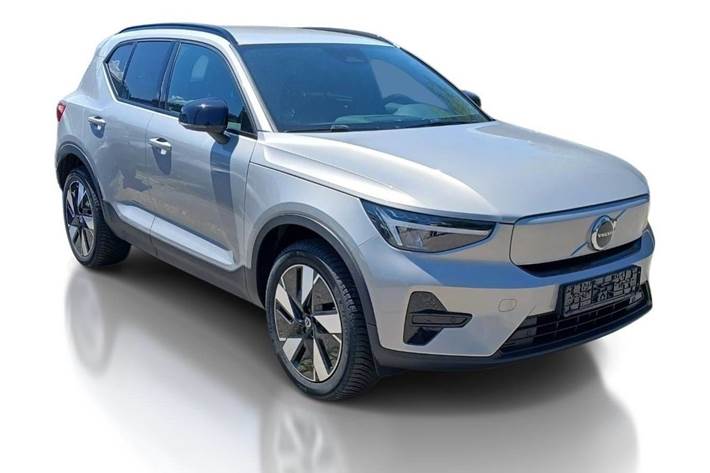 Sølv Volvo XC40 fra 2024
