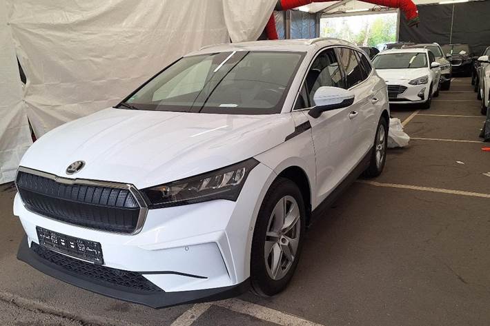 Hvid Skoda Enyaq fra 2022