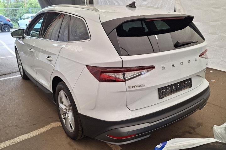 Hvid Skoda Enyaq fra 2022