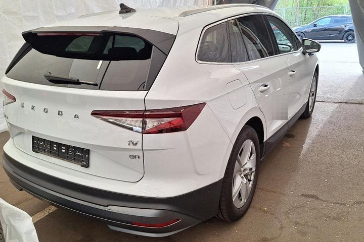 Hvid Skoda Enyaq fra 2022
