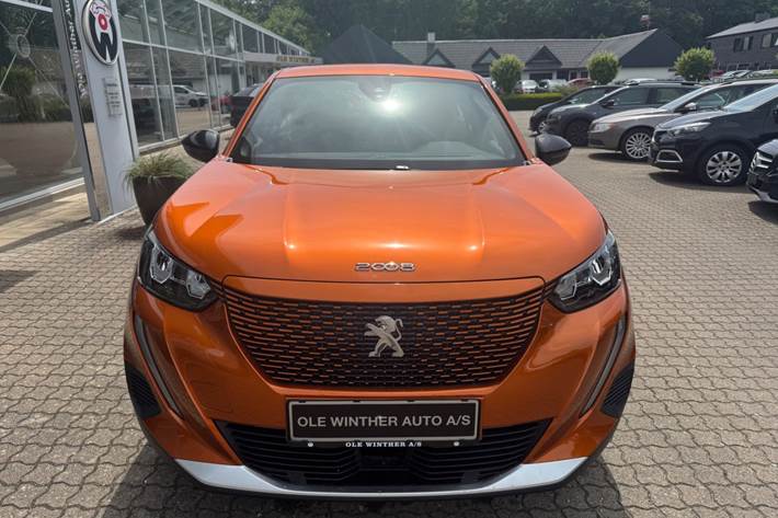 Orange Peugeot e-2008 fra 2023