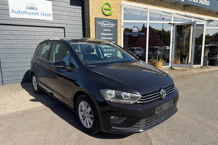 Sort VW Golf Sportsvan fra 2016
