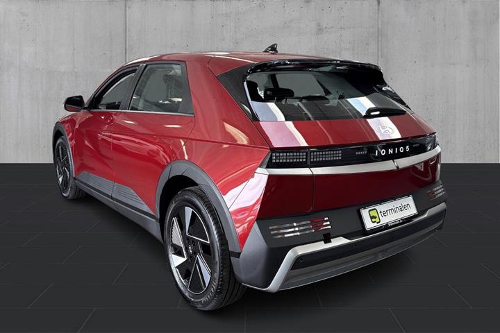 Rød Hyundai Ioniq 5 fra 2024