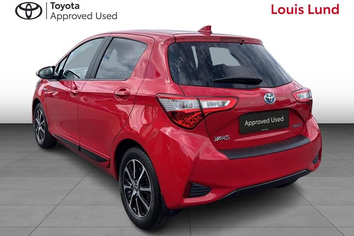 Rød Toyota Yaris fra 2020