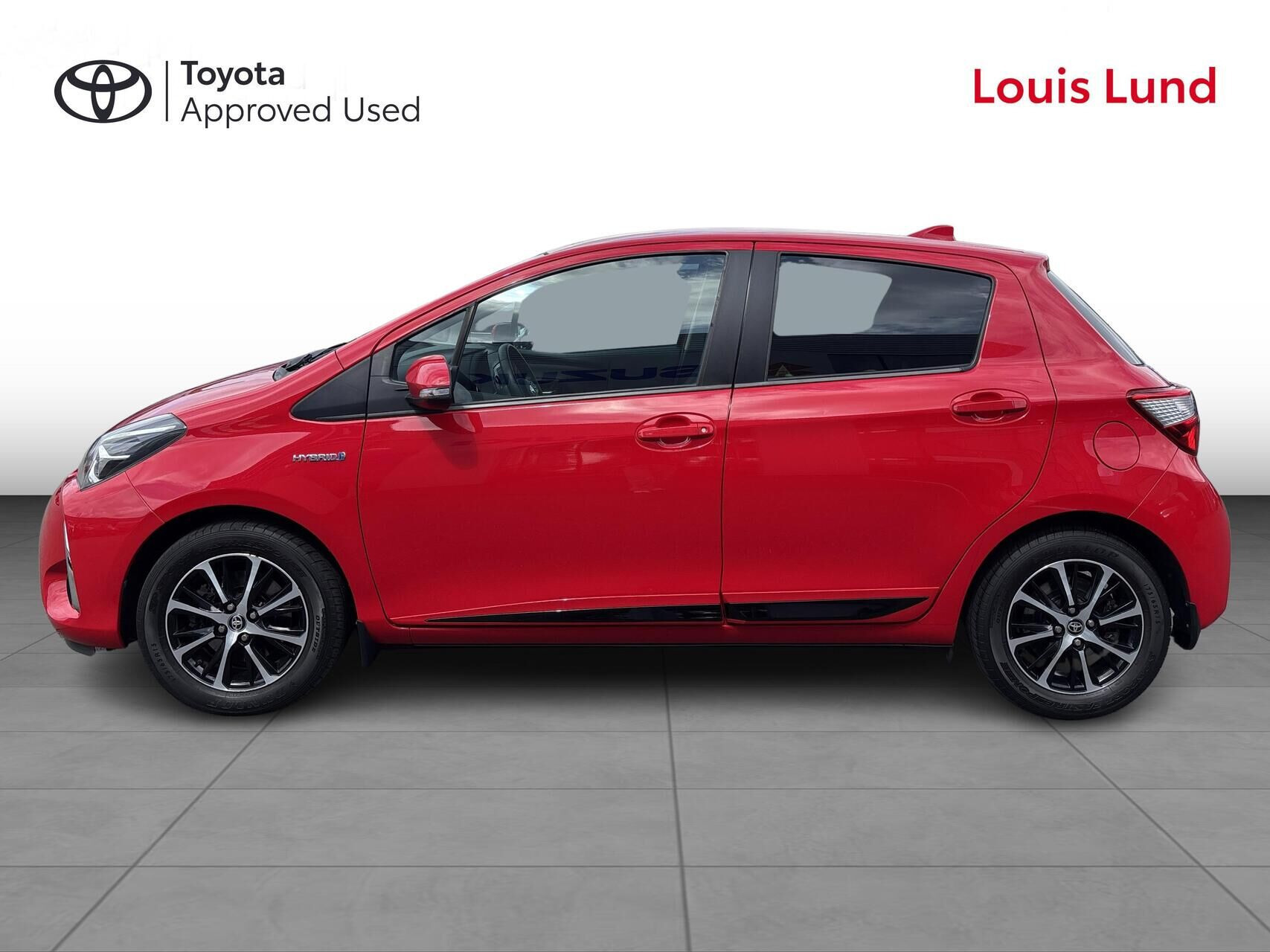 Rød Toyota Yaris fra 2020
