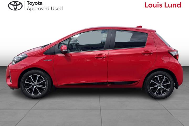 Rød Toyota Yaris fra 2020