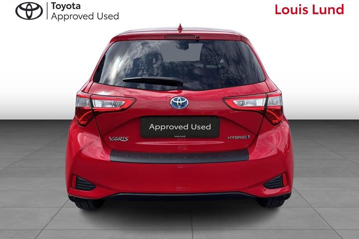 Rød Toyota Yaris fra 2020