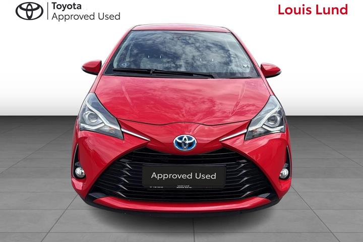 Rød Toyota Yaris fra 2020