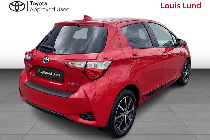 Rød Toyota Yaris fra 2020