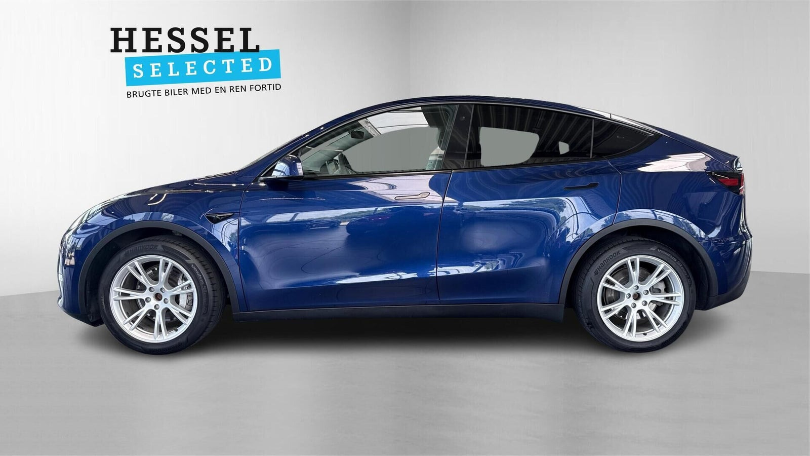Blå Tesla Model Y fra 2021