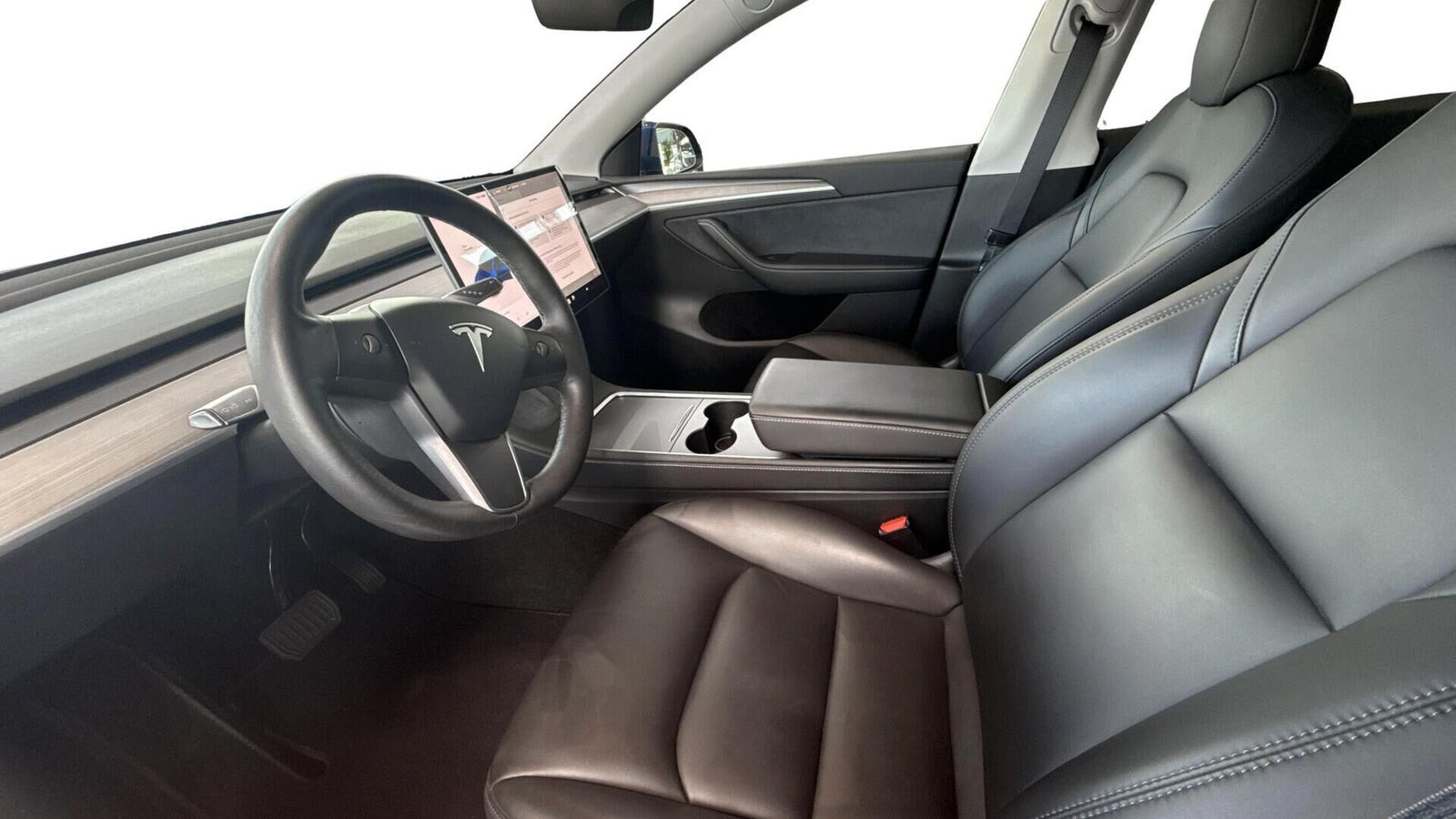 Blå Tesla Model Y fra 2021