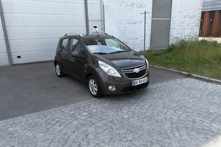 Brun Chevrolet Spark fra 2010
