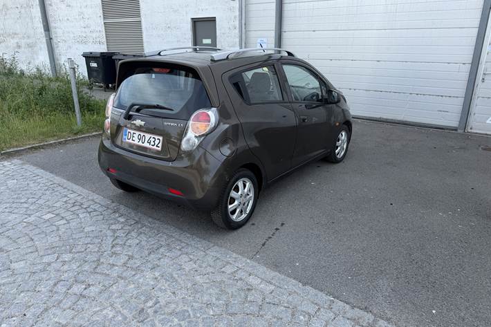 Brun Chevrolet Spark fra 2010