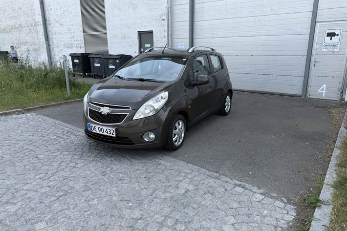 Brun Chevrolet Spark fra 2010