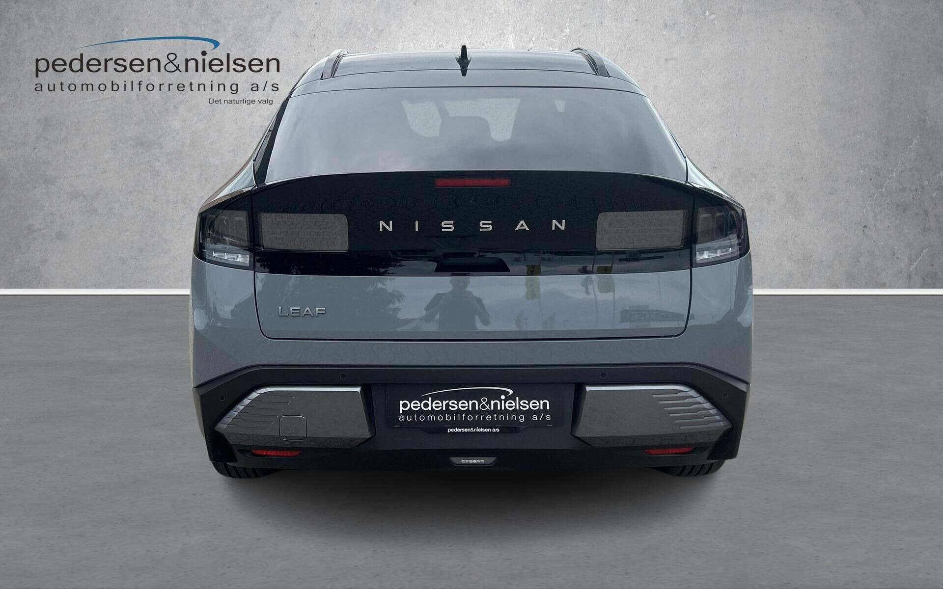 Sort Nissan Leaf fra 2026